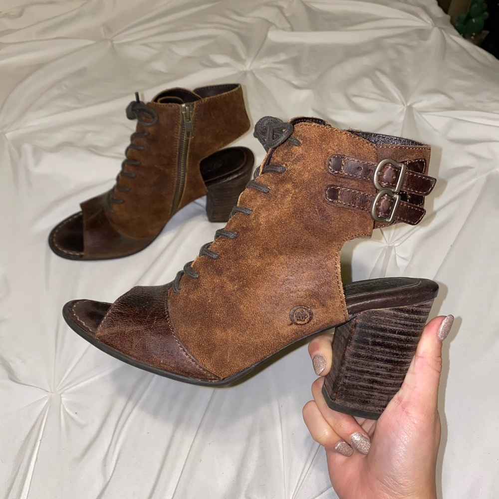 Born heel booties size 6